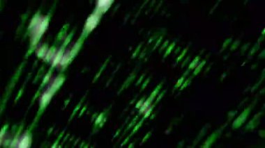 Dijital bir manzarada soyut desenler ve şekiller keşfediyor.