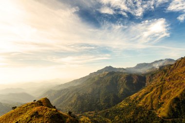 güzel gündoğumu dağlar peyzaj.