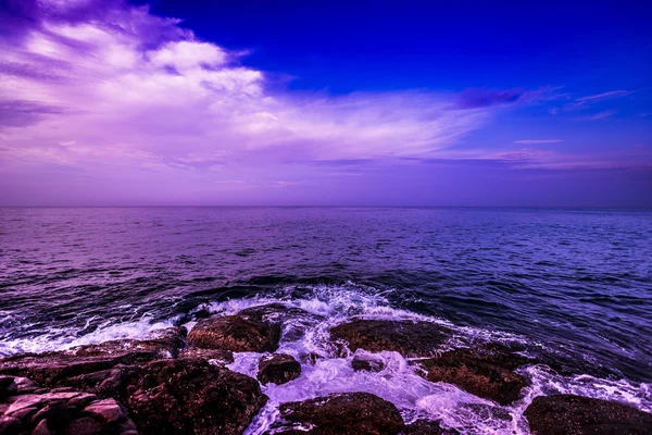 Sunset on tropical beach — Stock Photo, Image