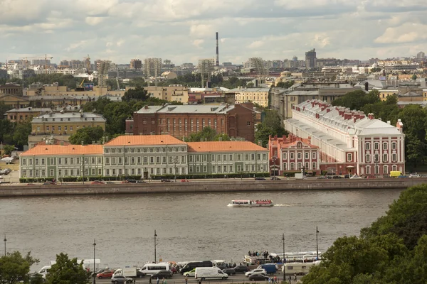 Панорама Санкт-Петербурга с Исаакиевским собором . — стоковое фото