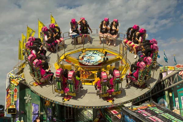 Stuttgart Alemanha Setembro 2019 Pessoas Montam Passeios Durante Celebrações Volksfest — Fotografia de Stock