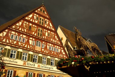 ESSLINGEN AM NECKAR. GERÇEK. 30 Kasım 2019 'da. Esslingen am Neckar, Almanya 'da Noel Pazarı.