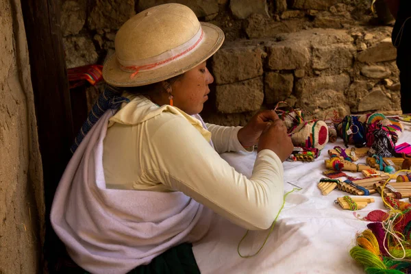 Sibambe Ecuador Junio 2019 Una Mujer Con Traje Nacional Hace — Foto de Stock