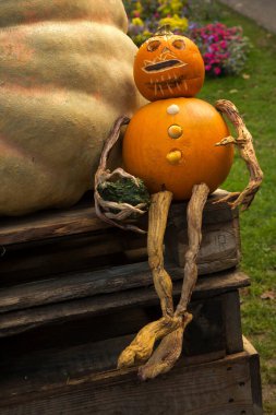LUDWIGSBURG, Almanya, 10 Ekim 2019. Rakamlar, Almanya 'nın Ludwigsburg kasabasındaki bir balkabağından yapıldı..