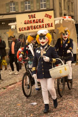 BASEL, SWitzerland, 11 Mart 2019. İsviçre, Basel 'deki geleneksel karnaval maskeleri geçit töreni..