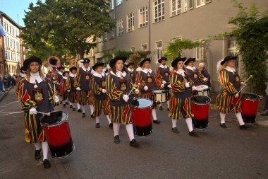STUTTGART, ALMANY, 29 Eylül 2019. Stuttgart 'ta Volksfest. Şehir merkezinde yürüyüş..