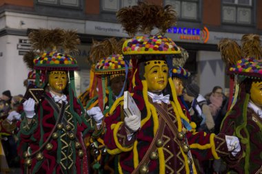 STUTTGART, ALMANY, 19 HAZİRAN 2020. Almanya 'nın Stuttgart şehrinde geleneksel maskeli karnaval alayı. 