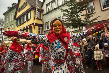 STUTTGART, ALMANY, 19 HAZİRAN 2020. Almanya 'nın Stuttgart şehrinde geleneksel maskeli karnaval alayı. 