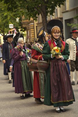 STUTTGART, ALMANY, 29 Eylül 2019. Stuttgart 'ta Volksfest. Şehir merkezinde yürüyüş..