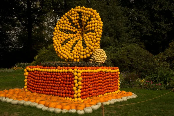 Ludwigsburg Alemania Septiembre 2020 Figuras Hechas Una Calabaza Parque Ciudad — Foto de Stock