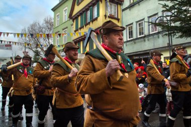 STUTTGART, ALMANY, 19 HAZİRAN 2020. Almanya 'nın Stuttgart şehrinde geleneksel maskeli karnaval alayı. 