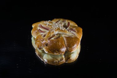 Füme sosisli çörek 