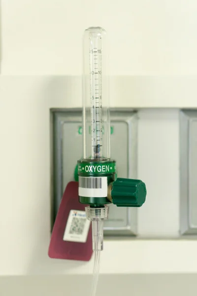 Oxygen flow meter suply, named Thorpe tube