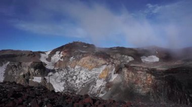 Fuji Dağı, Japonya üstünde tepe-in krater.