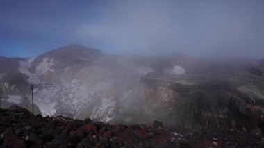 Fuji Dağı, Japonya üstünde tepe-in krater.