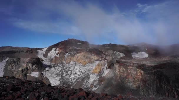 Fuji Dağı, Japonya üstünde tepe-in krater. — Stok video