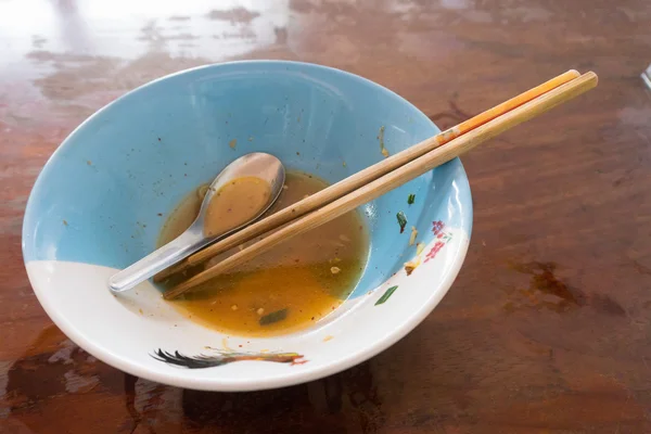 Noodle eat all, Eat all the food in the dish — Stock Photo, Image
