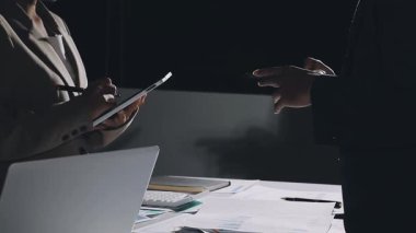 mali belgeleri tartışırken iş takım