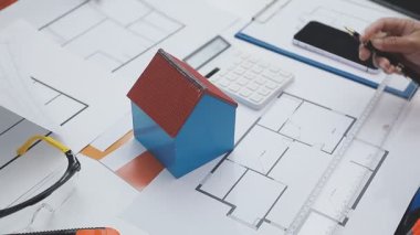 Şablonu, binası, mimarı ve mühendisi olan inşaat alanı