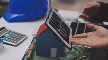 İş adamlarının kapatılması ESG stratejik taahhüt atölyesi, SDG raporları, küresel ısınma, yeşil finans yatırımları çevre dostu ve yönetim kurulu eğitim binasında sıfır atık.