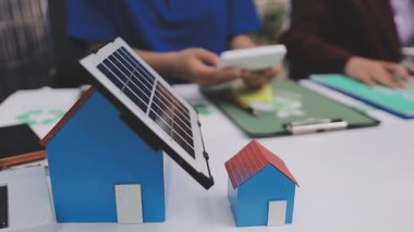 İş adamlarının kapatılması ESG stratejik taahhüt atölyesi, SDG raporları, küresel ısınma, yeşil finans yatırımları çevre dostu ve yönetim kurulu eğitim binasında sıfır atık.