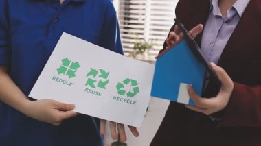 İş adamlarının kapatılması ESG stratejik taahhüt atölyesi, SDG raporları, küresel ısınma, yeşil finans yatırımları çevre dostu ve yönetim kurulu eğitim binasında sıfır atık.