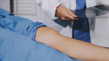 woman getting ready for her body in spa