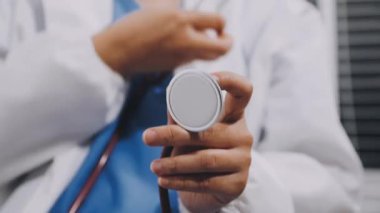 Doktor el holding stetoskop