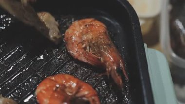 Wok 'ta Taze Karidesler Karıştır-Kızart - Profesyonel Deniz Ürünleri Pişirme