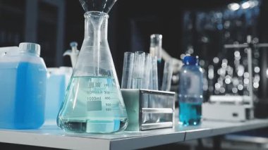 Laboratuvar için kimyasal cam eşyalar ve ekipmanlar. Laboratuvar cam ve ekipmanları..