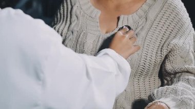 Ofisteki genç bayan.