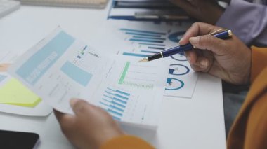 Ofiste çalışan iş kadını.