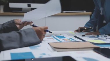 Ofiste iş toplantısı.