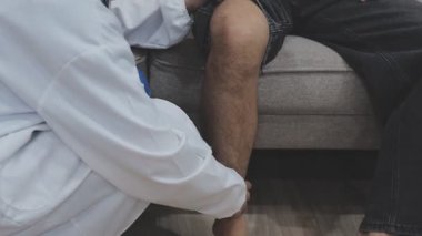 Tıbbi Profesyonel Muayene Hastanın Dizi