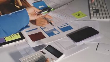 Ofiste iş adamları grubu