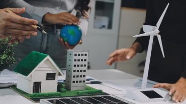 Gayrimenkul ve yatırım kavramı. İş ve yatırım kavramı. Ev, evi satın almanın anahtarıdır. bu...