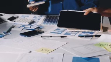 Projede çalışan adamı kapat