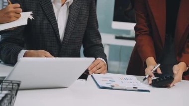 Ofiste çalışan iş ekibi..