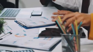 Ofiste birlikte çalışan iş adamları, iş konsepti.