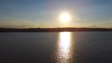 günbatımı ve plaj. Quadrocopters çekim.