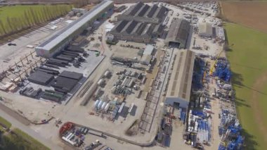 Su sporları ve balıkçılık için büyük göl rezervlerinin insansız hava aracı görüntüleri, 