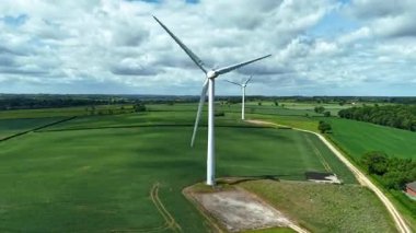 İngiltere 'de Kırsal Alanlarla çevrili Yenilenebilir Elektrik Altyapısının İnsansız Hava Aracı Ele Geçirilmesi