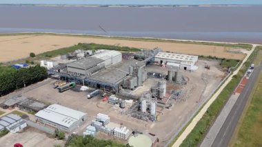 Ağır endüstriyel fabrikalar, kimyasal üretim, lojistik ve imalat için büyük altyapı, silo ve depolama, ağır mallar taşımacılığı Birleşik Krallık