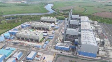 Gelecekteki nükleer ve veri merkezlerinin yeniden inşası için yıkılan West Burton elektrik santralinin dramatik hava görüntüsü