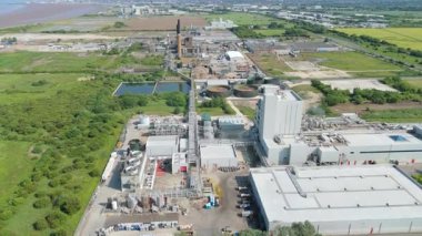 Ağır endüstriyel fabrikalar, kimyasal üretim, lojistik ve imalat için büyük altyapı, silo ve depolama, ağır mallar taşımacılığı Birleşik Krallık