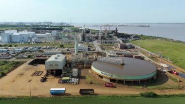 Ağır endüstriyel fabrikalar, kimyasal üretim, lojistik ve imalat için büyük altyapı, silo ve depolama, ağır mallar taşımacılığı Birleşik Krallık