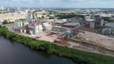 Ağır endüstriyel fabrikalar, kimyasal üretim, lojistik ve imalat için büyük altyapı, silo ve depolama, ağır mallar taşımacılığı Birleşik Krallık