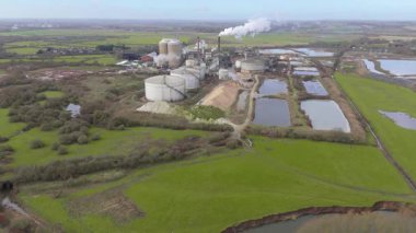 Ağır endüstriyel fabrikalar, kimyasal üretim, lojistik ve imalat için büyük altyapı, silo ve depolama, ağır mallar taşımacılığı Birleşik Krallık