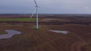 Rüzgar türbinleri, yenilenebilir enerji üretimi ve sürdürülebilir enerji kaynakları, İngiltere 'de kırsal alanlar