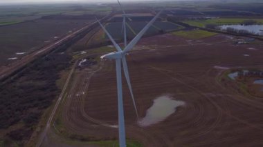 Rüzgar türbinleri, yenilenebilir enerji üretimi ve sürdürülebilir enerji kaynakları, İngiltere 'de kırsal alanlar